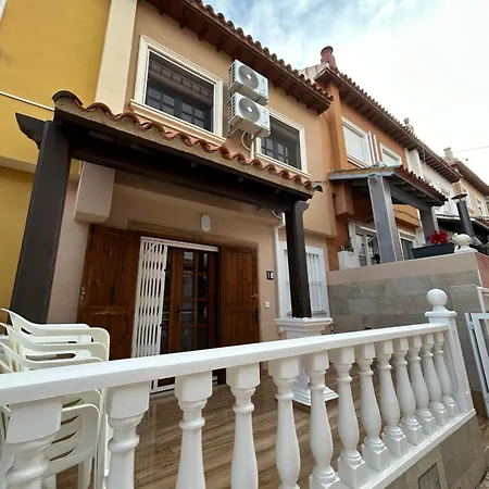 Pasaje Ceuta 度假居 托雷维耶哈
